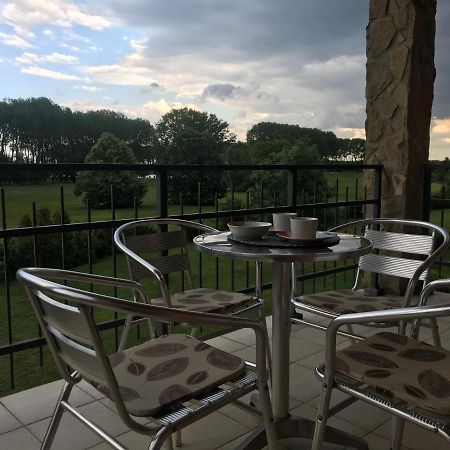 Lili Apartman Birdland Buekfuerdo Bagian luar foto
